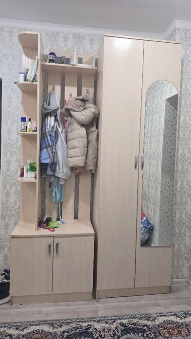 Продам.  прихожую