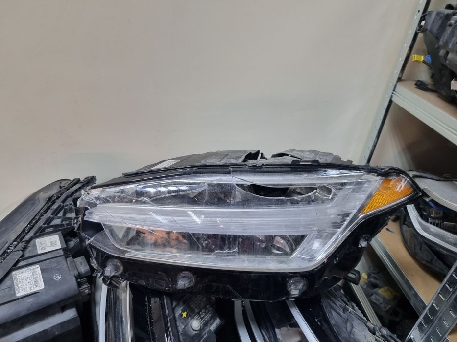 РЕЦИКЛИРАНЕ на фарове на Volvo XC90 reciklirane remont