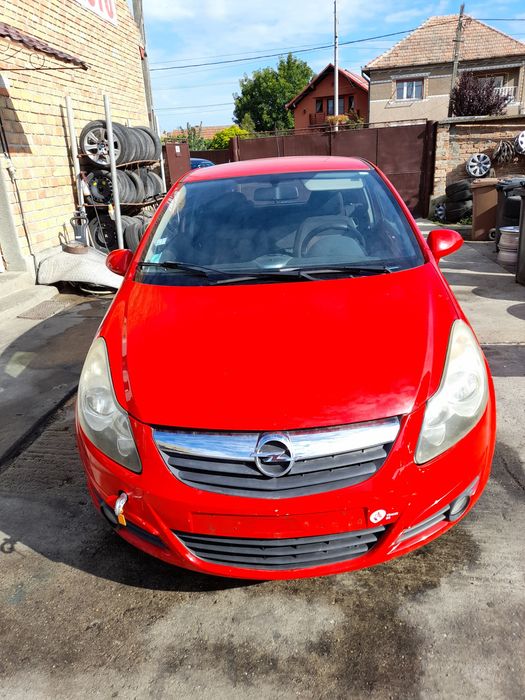 Oglinda stanga Opel Corsa D ( 2 usi ) cod Z547 rosu