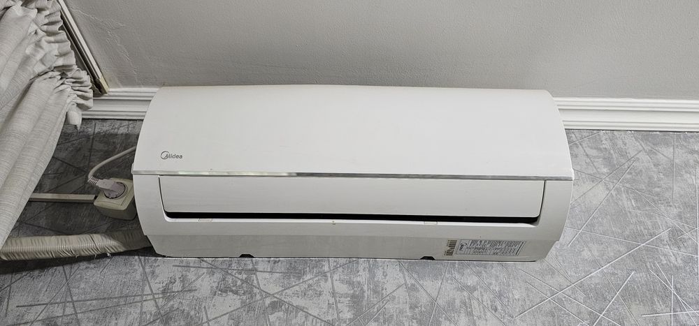 Кондиционер Midea