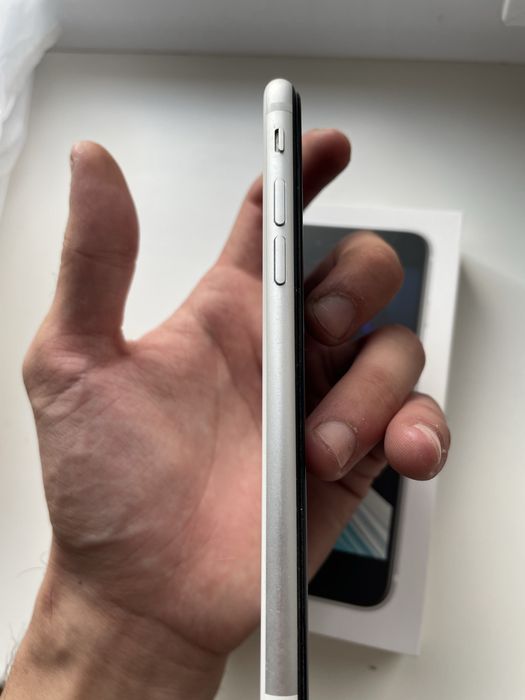 Iphone SE 64GB Айфон