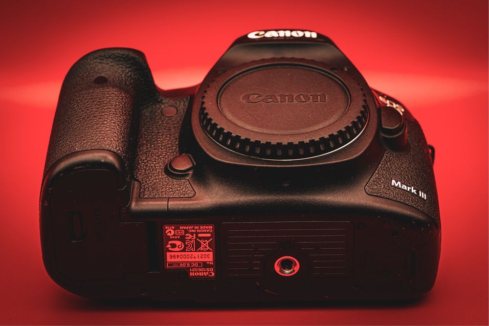 Canon 5D Mark III in stare excelenta!
