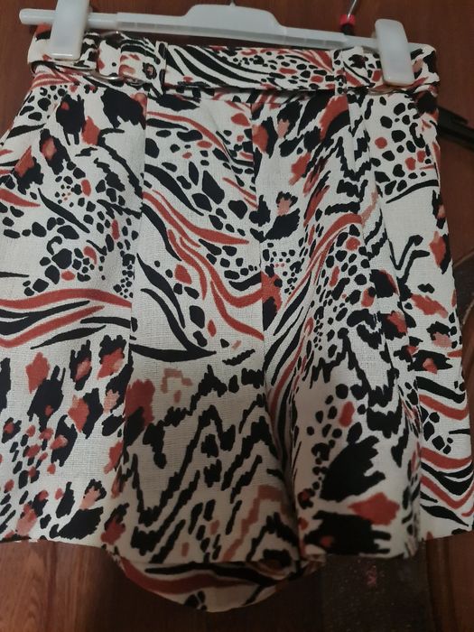 Pantaloni scurti pentru dama