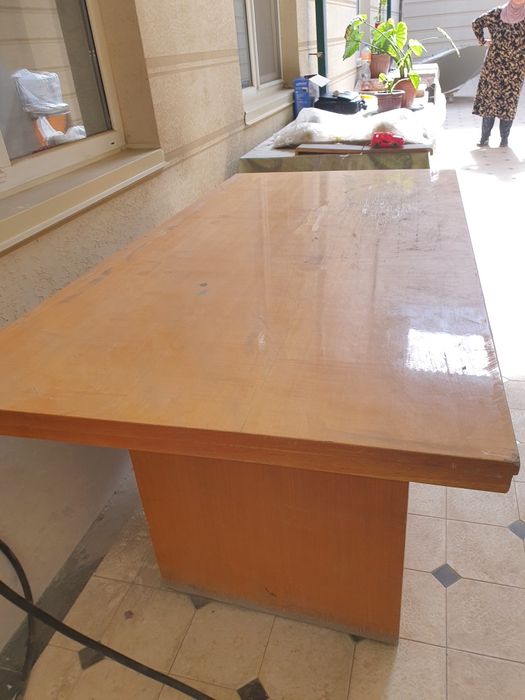 Срочно стол сотилади