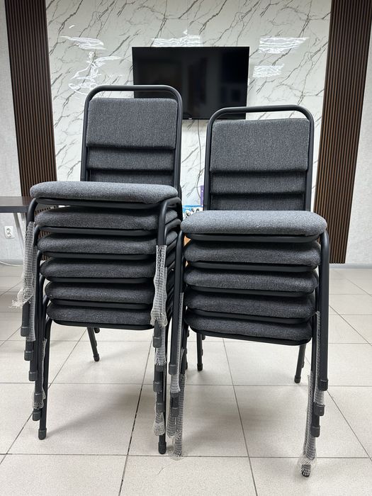 Стулья офисные в отличном состоянии