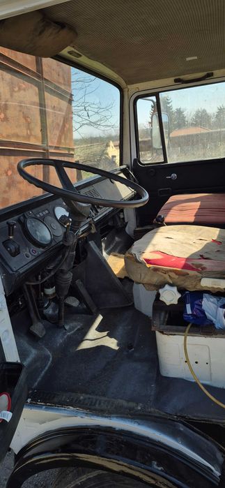 Продавам мерцедес 813