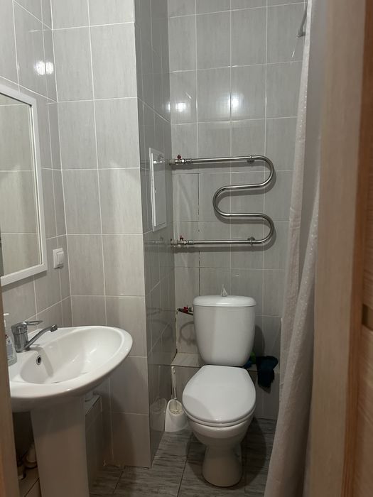 Левый берег. Хан шатыр. Медцентры.