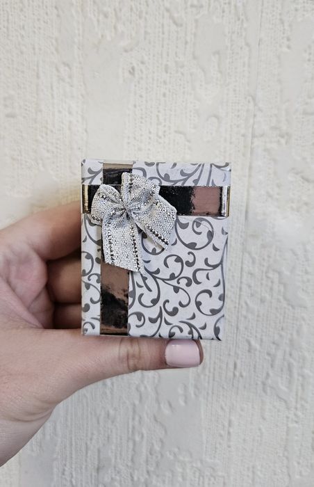 Нежни сребърни обеци