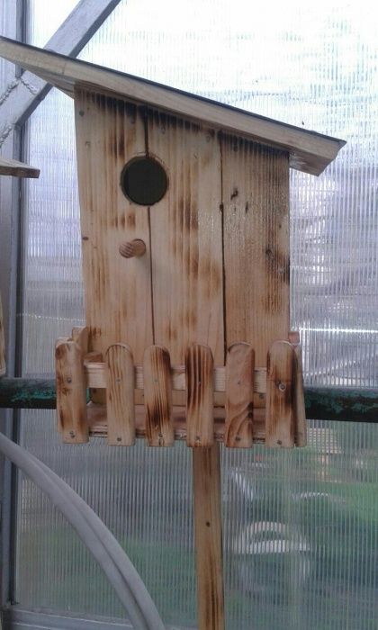 Скворечник из дерева