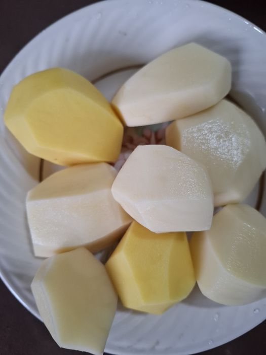 Продам картофель дачный, вкусный.