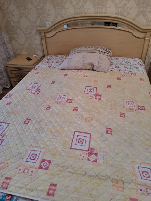 Продам кровать двухспальную