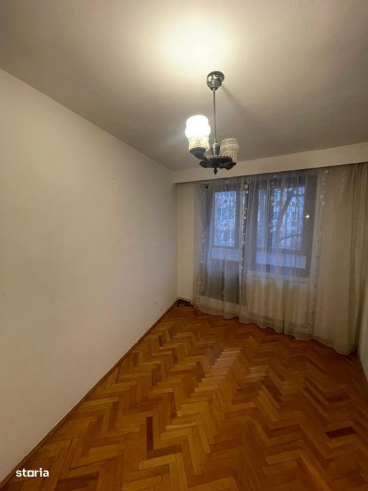 Apartament 4 camere, 100 mp utili, 2 bai, etaj 2 – zona Centrala