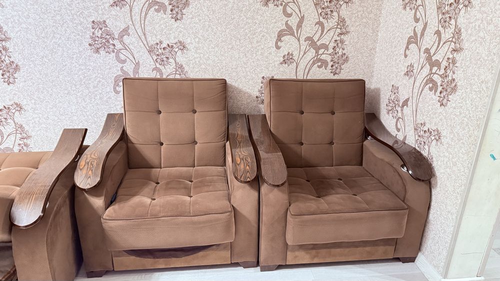 Диван раскладной и кресла