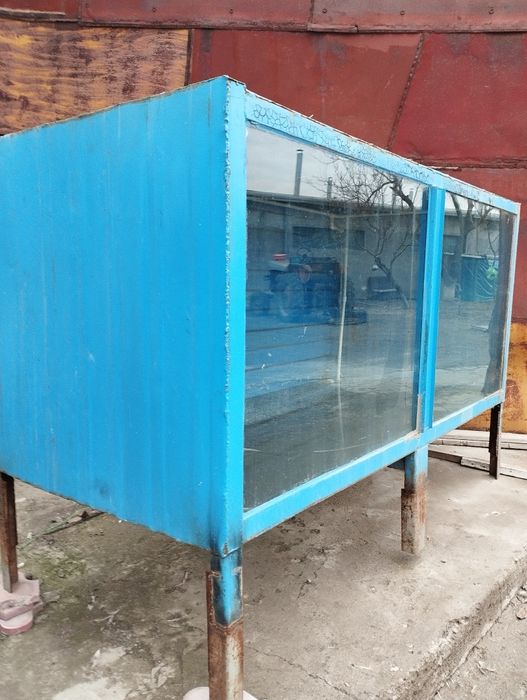 Аквариум больше двух тоновый срочно продаётся