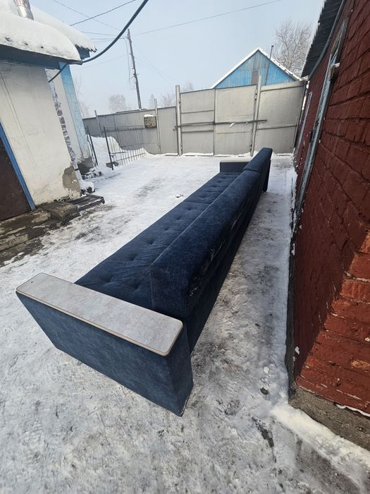 Продам диван  хорошым состояние
