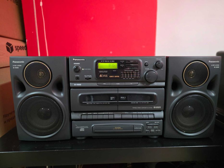 Продавам касетофон Panasonic