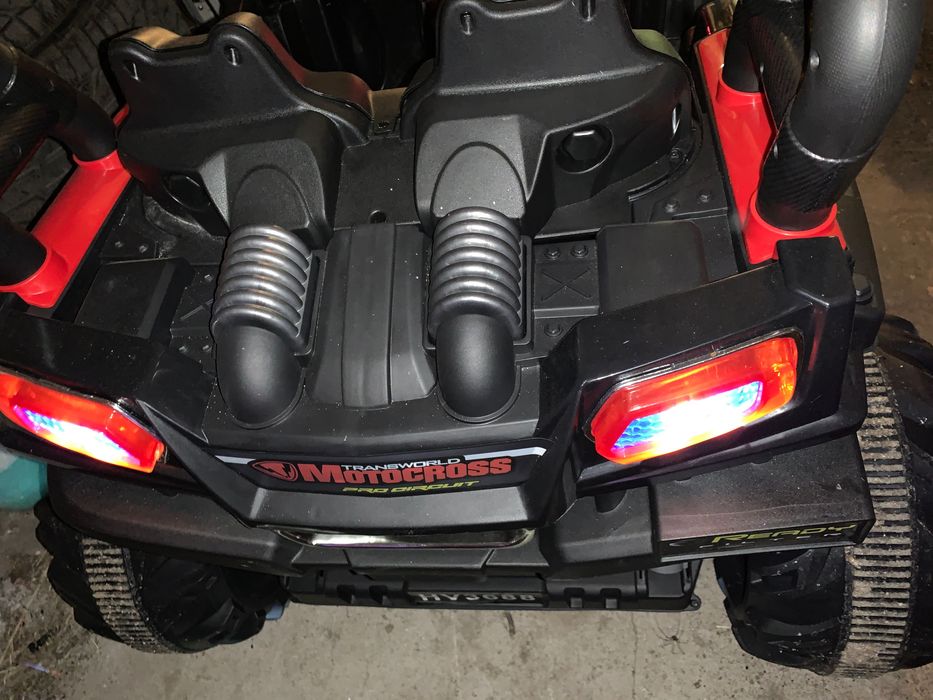 Акумоларорен джип