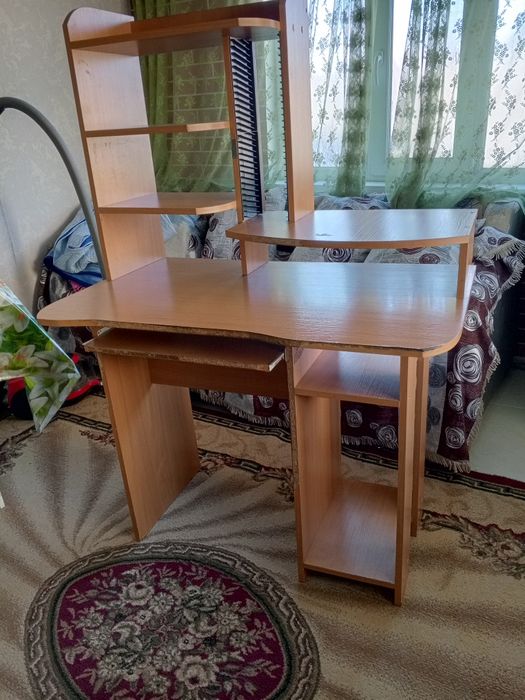 Компьютерный стол