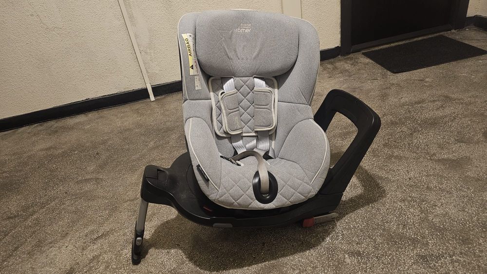 Scaun auto Britax Romer Dualfix iSize Rotativ