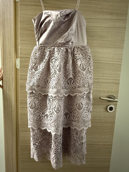 Коктейлна рокля Asos