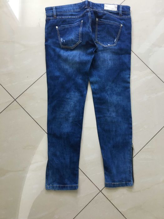 Blugi "Stradivarius"+cadou