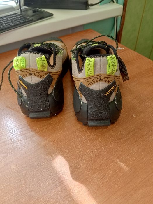 Продам кроссовки Reebok kinetica