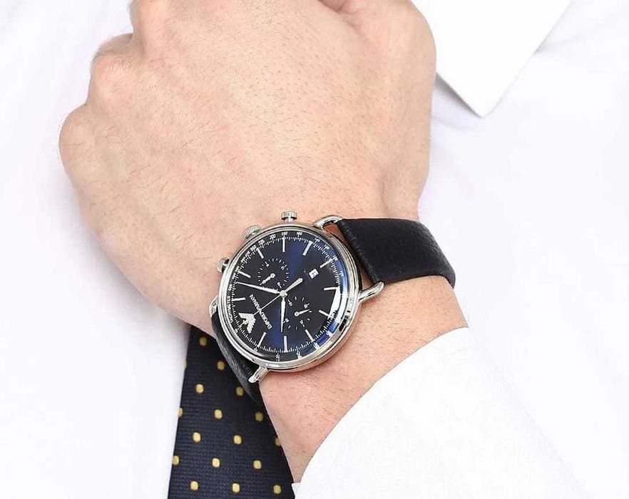 Продаются новые часы armani