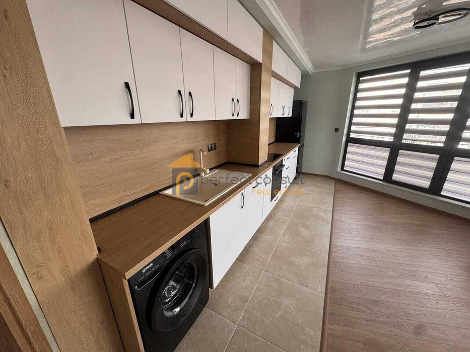 Продава се Тристаен апартамент в Пловдив, Христо Смирненски - 102 кв.м за 1275 €/кв.м - Снимка #4