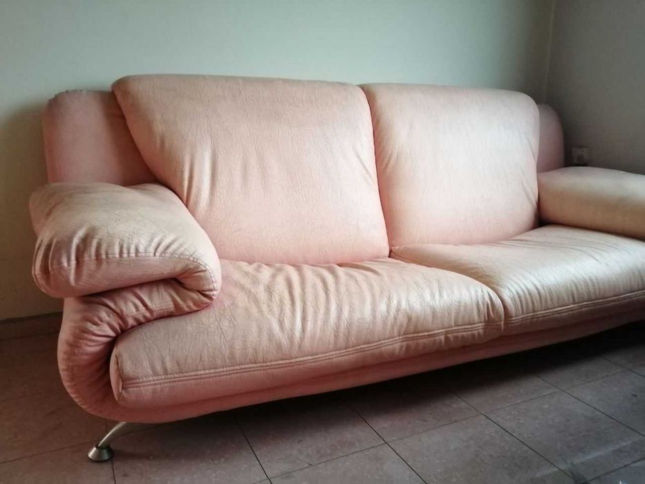 Кожен диван с метални крака - 2 бр.