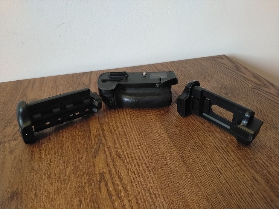 Grip pentru Nikon D7100/7200 BG-2N