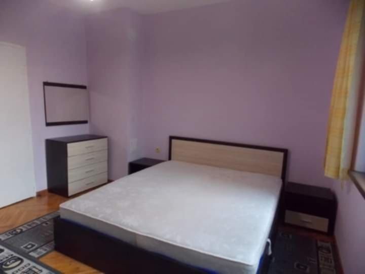 Дава се под наем Тристаен апартамент в Стара Загора, Ремиза - 67 кв.м за 331.5 € - Снимка #2