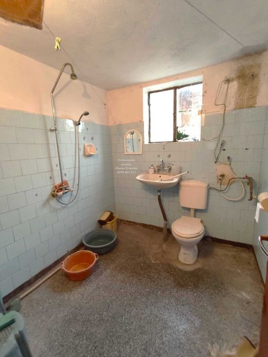 Двуетажна къща в село Винарово