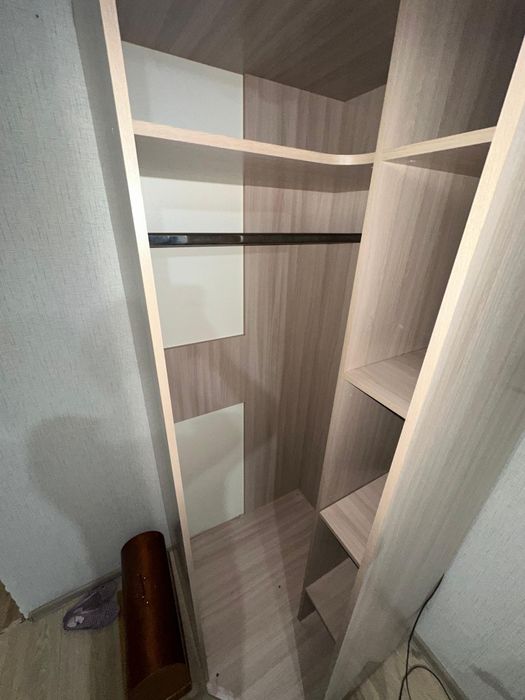 Продам шкаф угловой