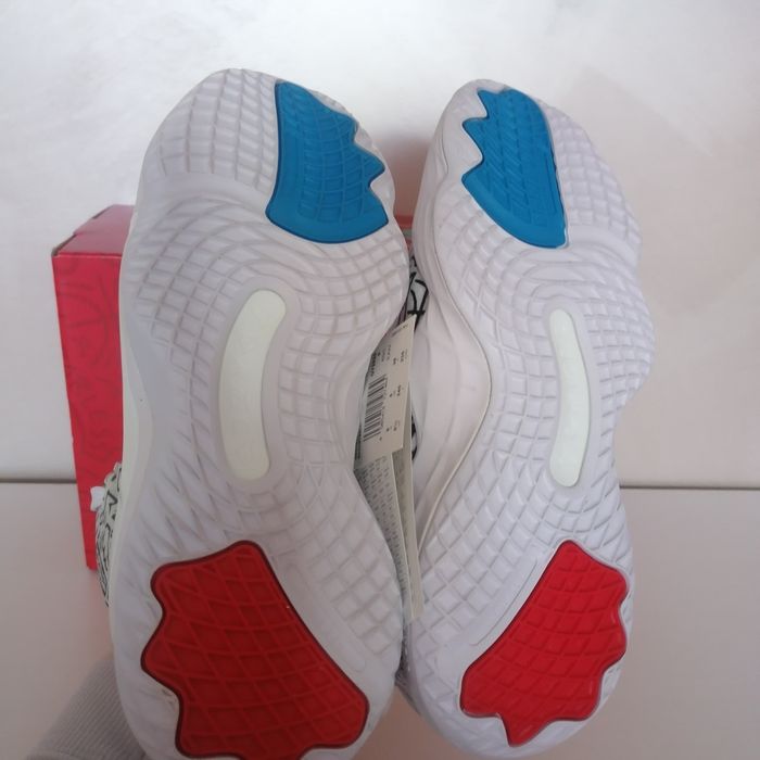 38 номер Адидас маратонки нови