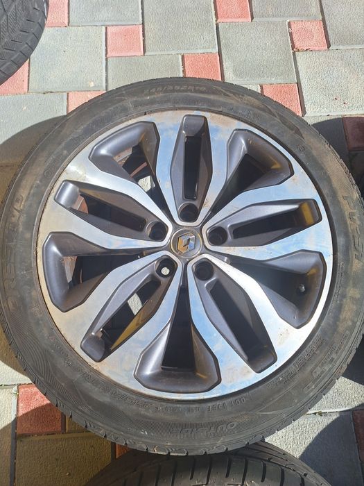Jante aliaj 18 inch originale Renault

Diametru inch : 17

Distanta in