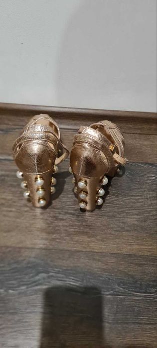 Buffalo високи сандали с перли