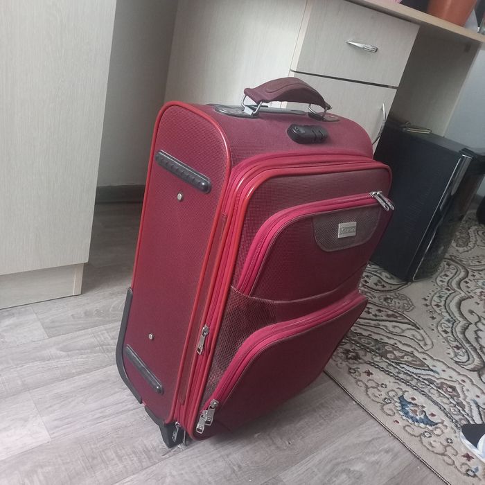 Продаётся чемодан!