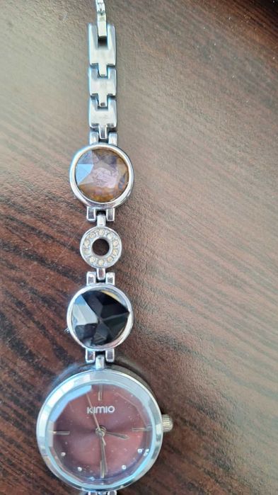 Дамски Часовник на KIMO с два сменени камъка