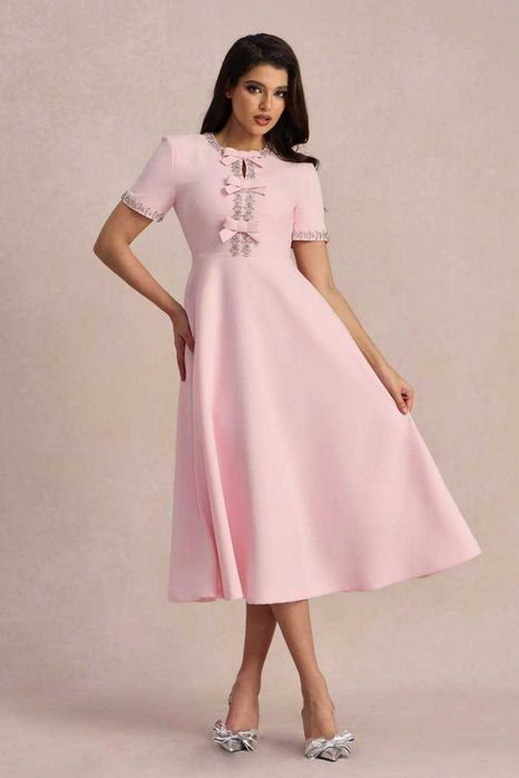 Rochie elegantă, croială flatană