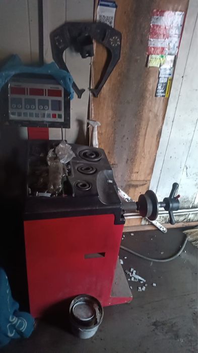 Продаеться шиномонтаж