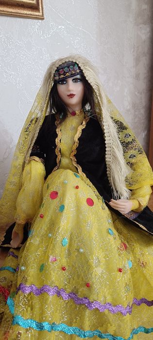 Продам две сувенирные куклы