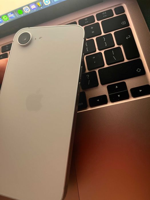 iPhone 16e 256GB