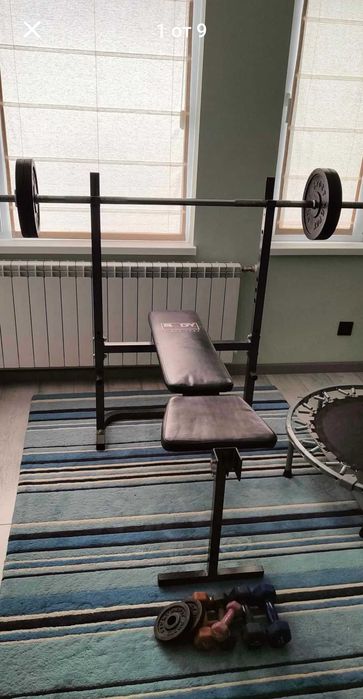 Лежанка с тежести, лост, дъмбели, гирички и батут