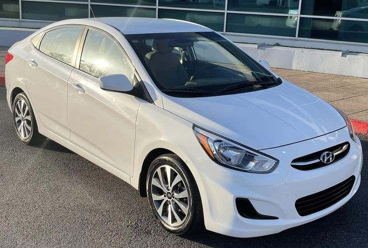 Hyundai accent продам сотилади