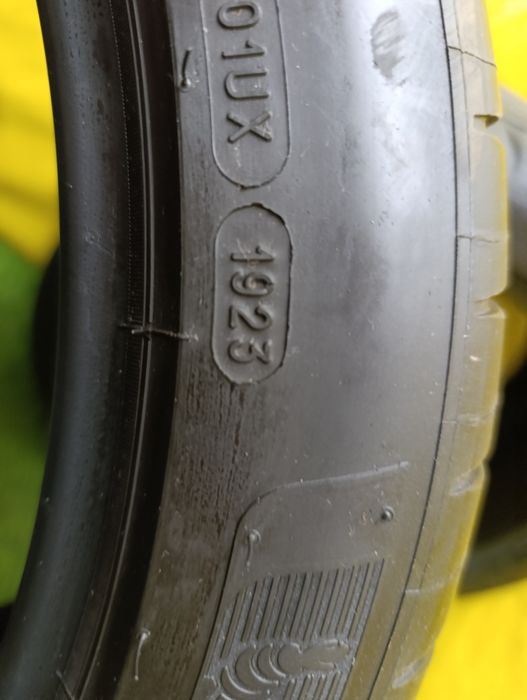 Шины 245 40 R17 Michelin 2шт