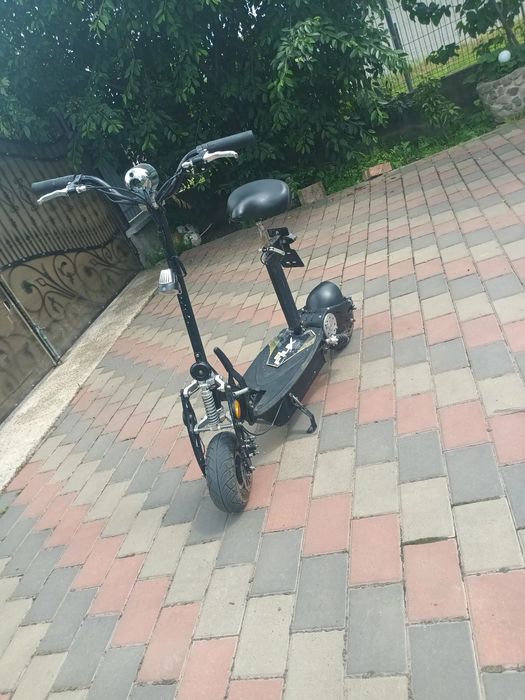 vând trotineta EFLUX STTREET20