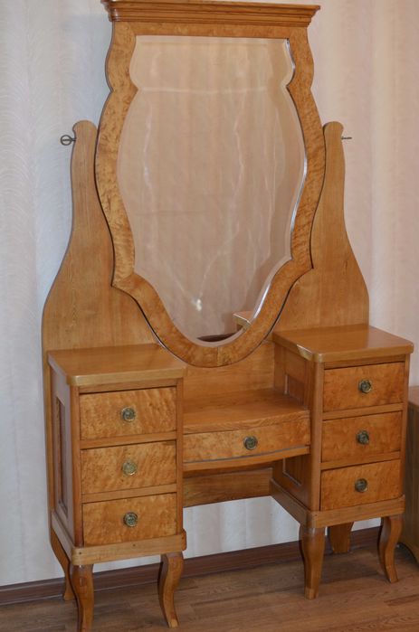 Антикварное трюмо с зеркалом / туалетный столик натуральное дерево
