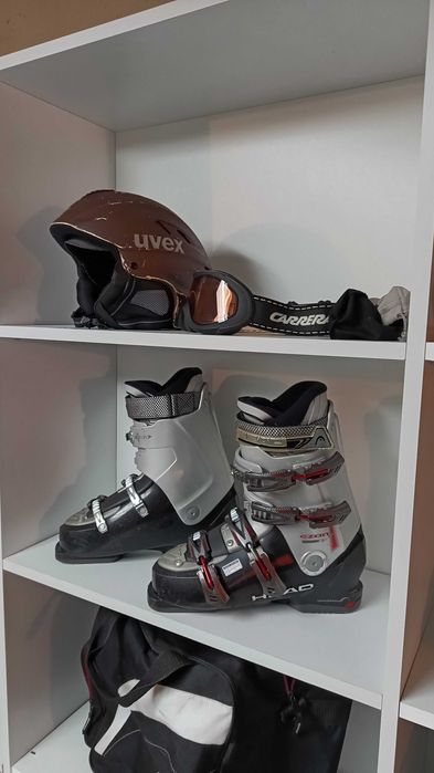 Vând clăpari/schiuri/cască