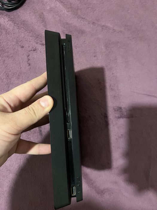 Vand playstation PS4 slim