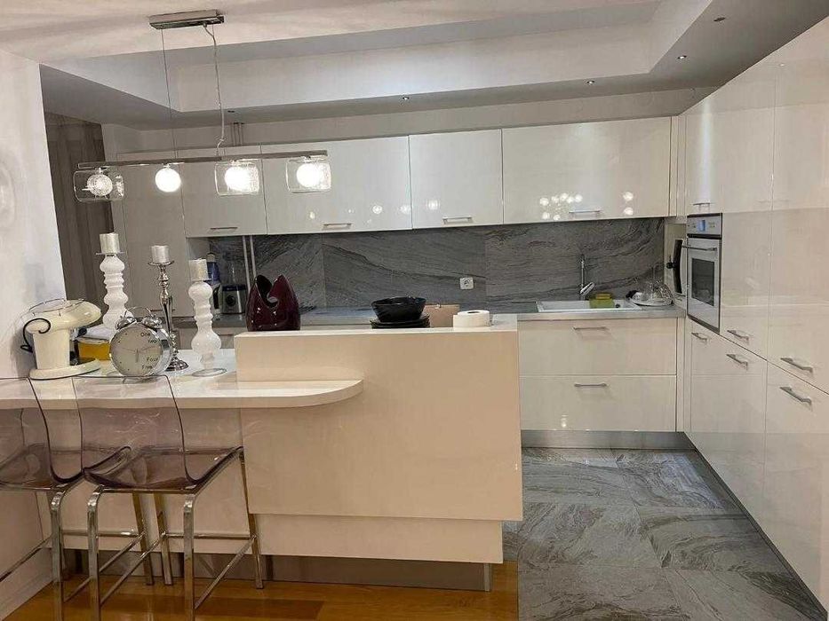 Дава се под наем Тристаен апартамент в Бургас, Възраждане - 90 кв.м за 331.5 € - Снимка #2